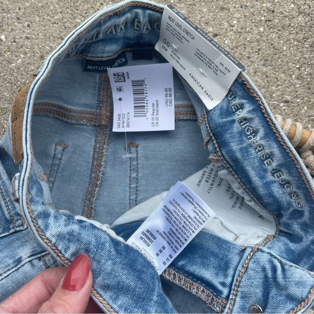 NWT American Eagle High Rise Distressed Jeans Size 00 - Picture 4 of 7